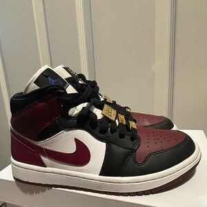 Nike Women’s Black, White, and Burgundy Sneakers